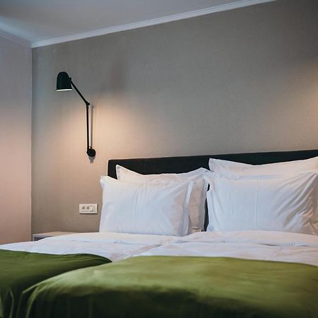 Nest Guesthouse Drobeta Turnu Severin Exterior foto