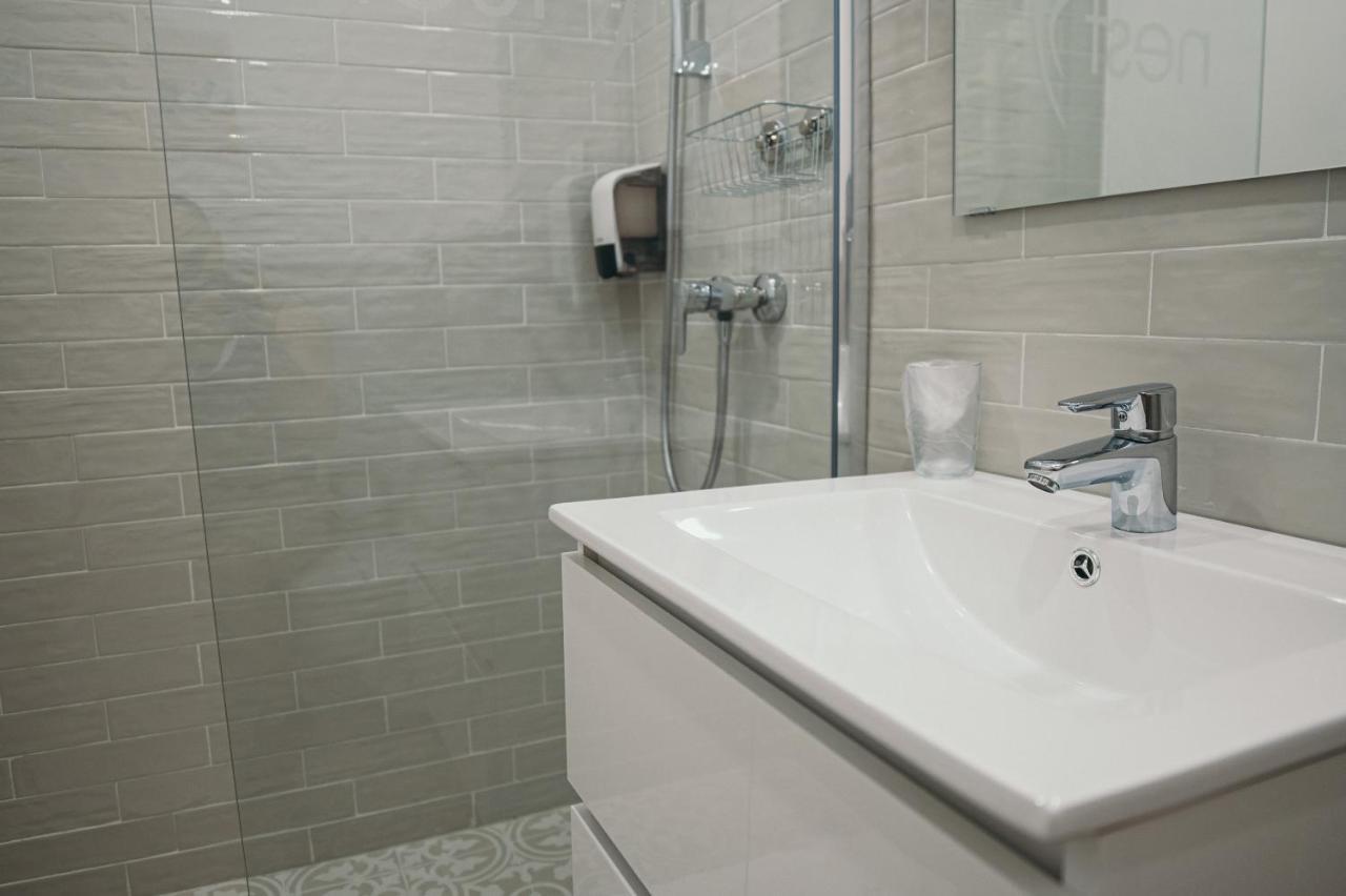 Nest Guesthouse Drobeta Turnu Severin Exterior foto