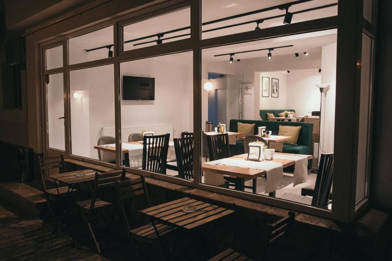 Nest Guesthouse Drobeta Turnu Severin Exterior foto